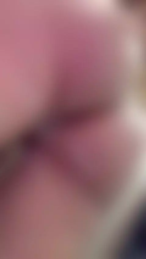 Hey babes 💋 Live at 8:00 p.m. (Colombia time) for some hot p... by dapnhesmith