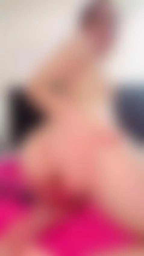 Hey babes 💋 Live at 8:00 p.m. (Colombia time) for some hot p... by dapnhesmith