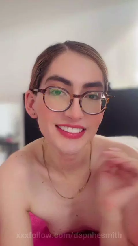 Hey babes 💋 Live at 8:00 p.m. (Colombia time) for some hot p... by dapnhesmith