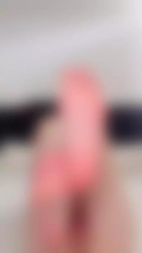 Hey babes 💋 Live at 8:00 p.m. (Colombia time) for some hot p... by dapnhesmith