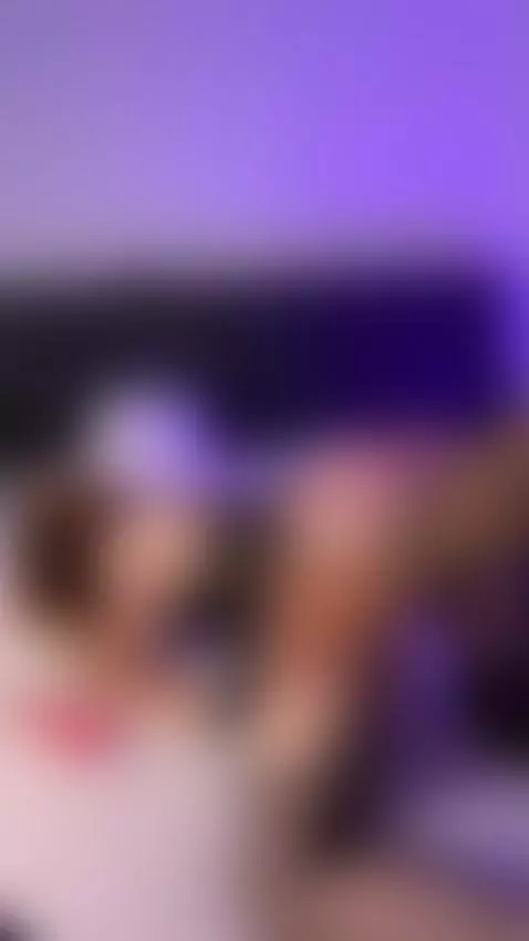 Horny Latina in the mood to play 😜 by dapnhesmith