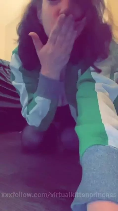 just blowing a
kiss to my first followers. thanks for the lo... by virtualkittenprincess