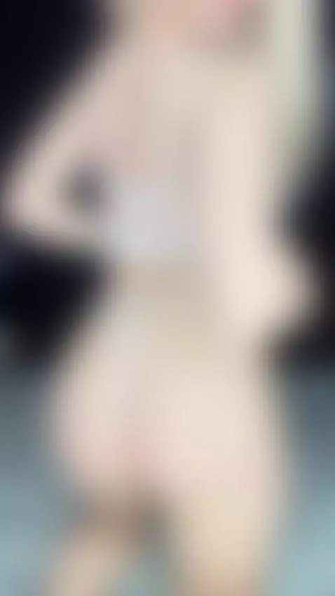 I'm biting my lip, click to see why by gabrielladeville