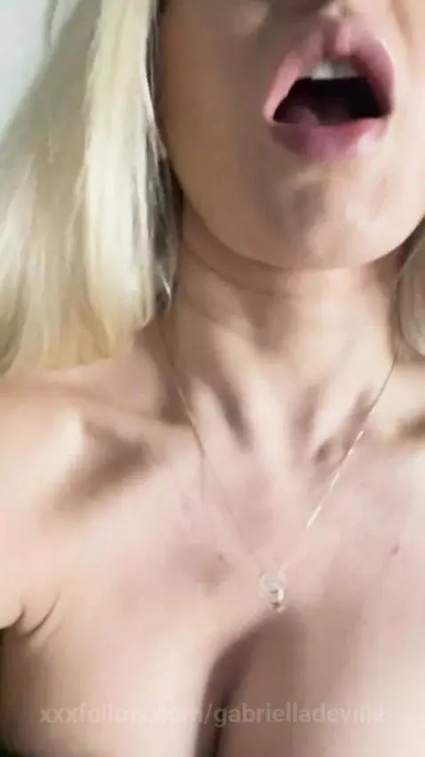 I can’t stop screaming, click to see why by gabrielladeville