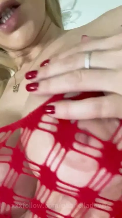 I can't stop squirming, click to see the reason by gabrielladeville