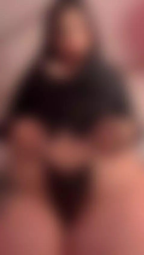 Grab my curves and make me yours 😈💦 by gabrielamejiaa