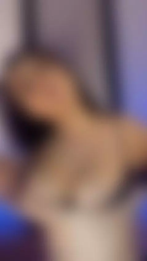 hello honey!! i am caro im back here,enjoy my tits 🤤👅 by carolinafox