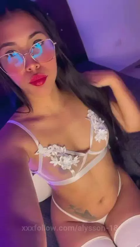 Visit me in my room by alysson-18