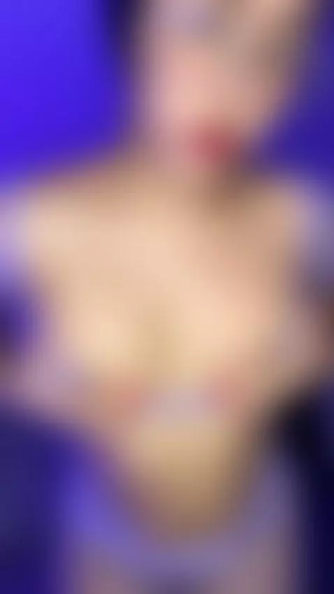 https://es.stripchat.com/alysson_18
https://www.myfreecams.c... by alysson-18