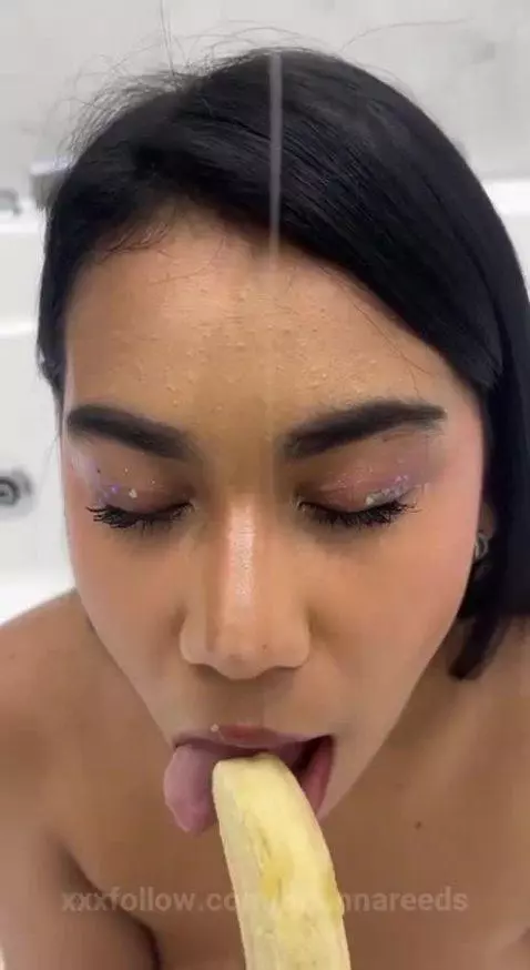 IM VERY HORNY , FOLLOW ME NOW by briannareeds