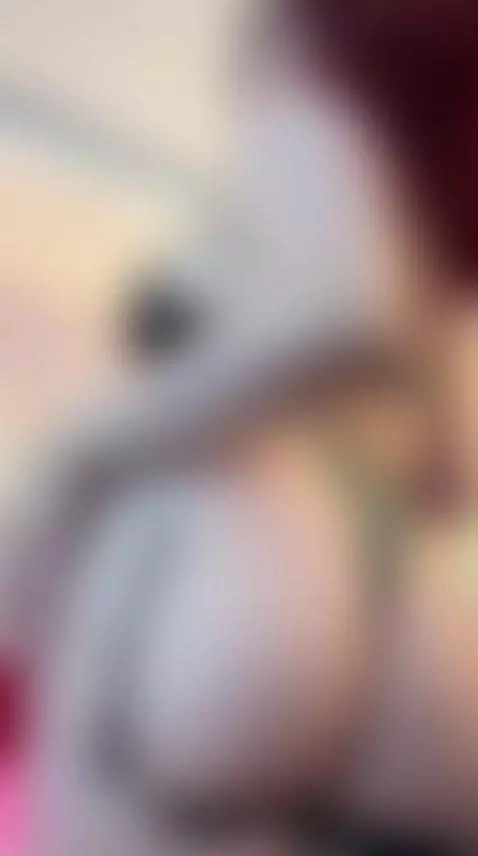 Latina wants a very strong man by valthill