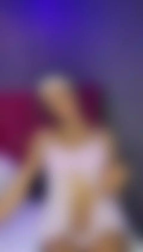 I just put on my favorite lingerie… wanna see it come off? 😉 by annybrannd