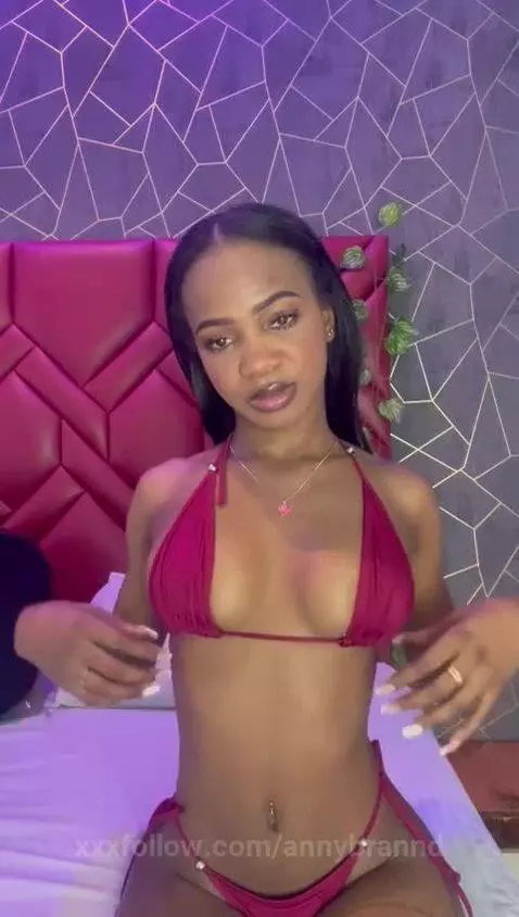 ready for your eyes 💦 https://camsoda.com/annybrannd by annybrannd