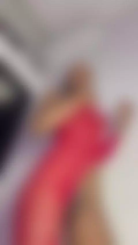 Estoy en vivo ahora mismo 🔥 y la noche promete ponerse inter... by annybrannd