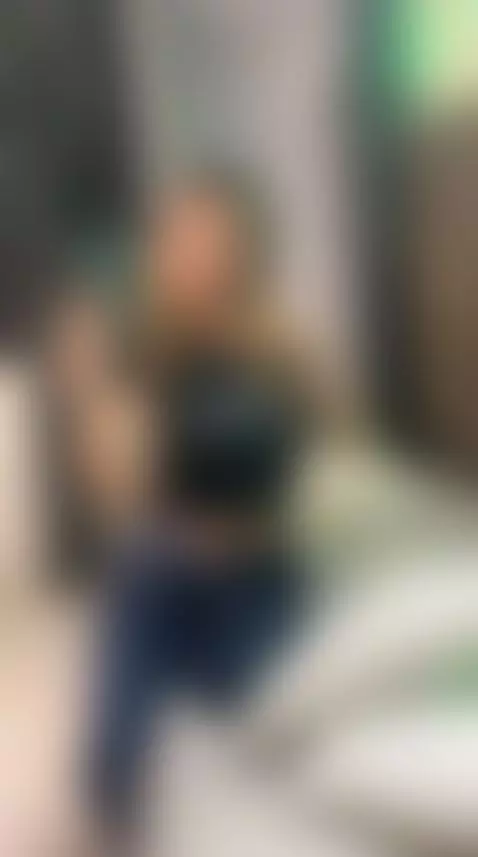 Allergy 1 - Me 0 😅 but I still looked pretty in the photo by natashaa-black