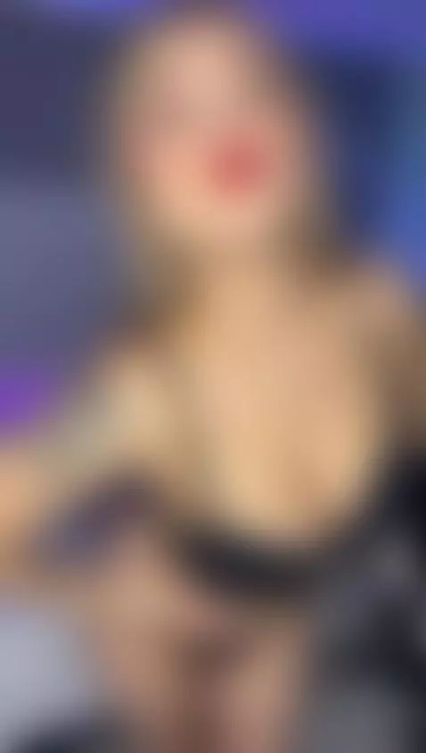 I am a very hot bitch who wants cock daily 🍑 by natashaa-black