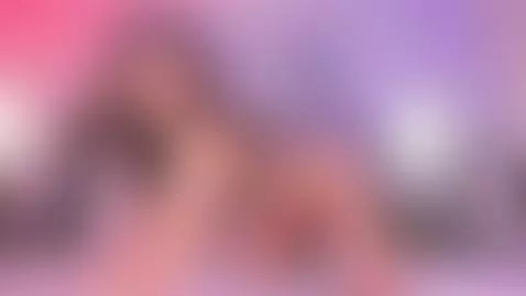 The vanilla girl waiting for her chocolate, the perfect comb... by alicebloosom