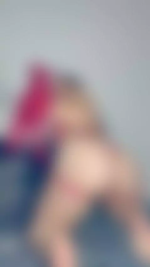 Tonight I'll be your Mrs. Claus 🤶 so subscribe to celebrate ... by natalia04