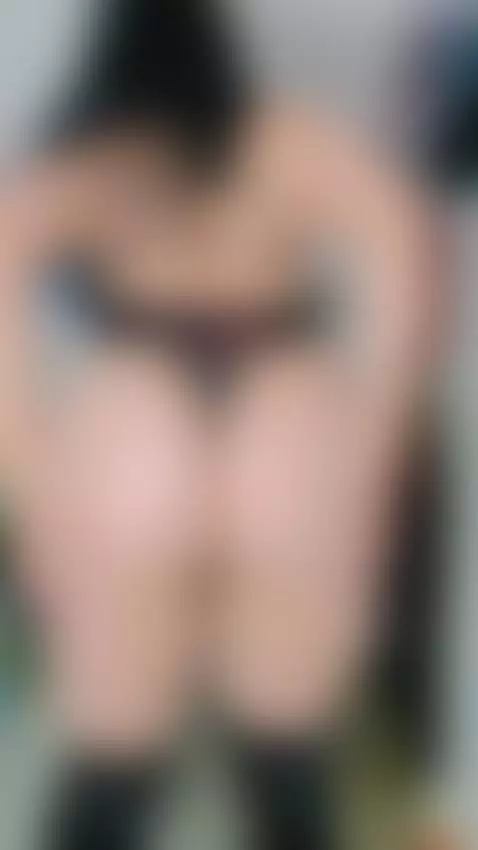 Do you like seeing my oiled-up ass? 😏  You can appreciate it... by natalia04