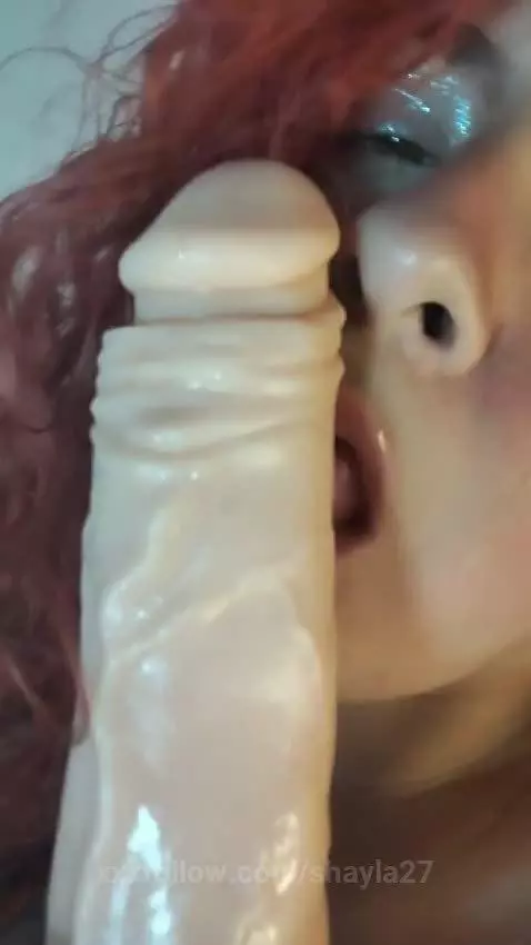 Blowjob 🔥 https://es.stripchat.com/Jasmiine_01 by shayla27