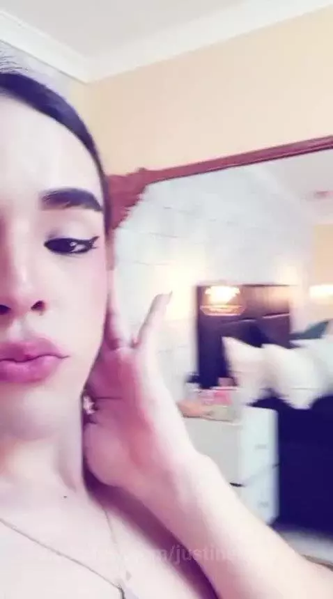 Horny sensual trans by justinesperry