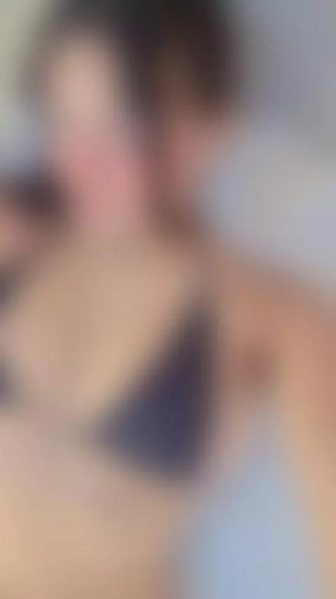 Class, curves and a dangerous mind They say danger attracts.... by frida-1