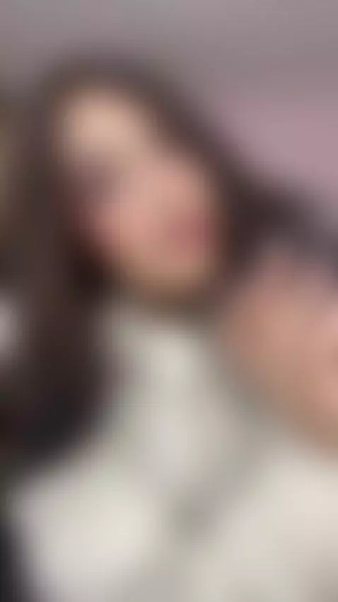 hiii by arianaa-ferrer