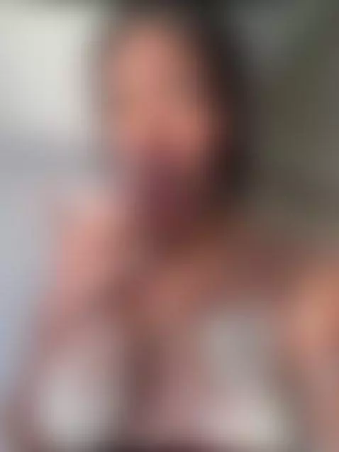 Come and pass your tongue through my tits 🥵 by jenniferhost