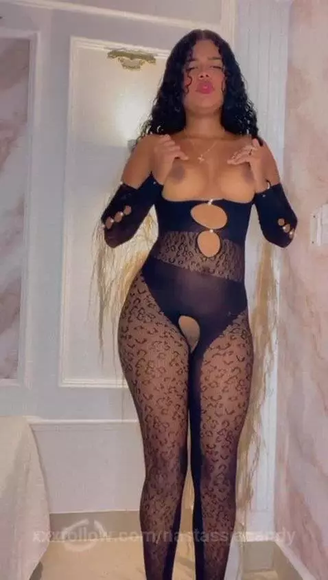 Wetter with every memory 💭💦 by nastassjacandy