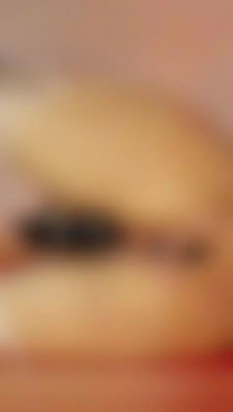 Look at me while you imagine it… 👀 by kataleya-17