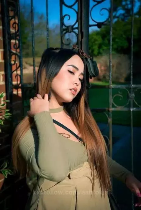 Pretty me! by ashtokia