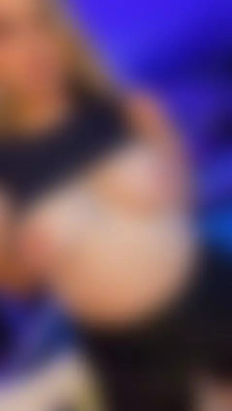 A bit naughty in billiards 🤭🎱 by melanyvega