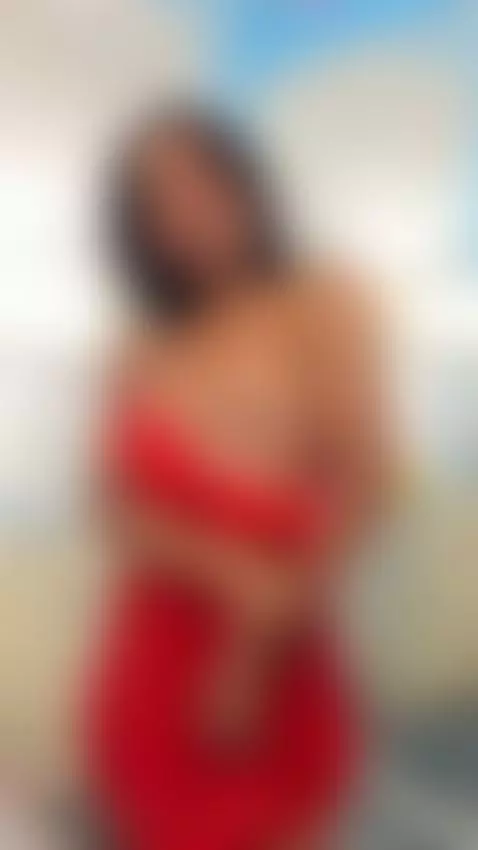 Let yourself be seduced by my perfect and hot body by antoniaowens