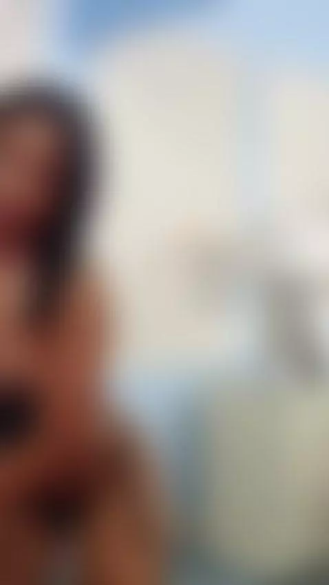 Sensual and hot body by antoniaowens