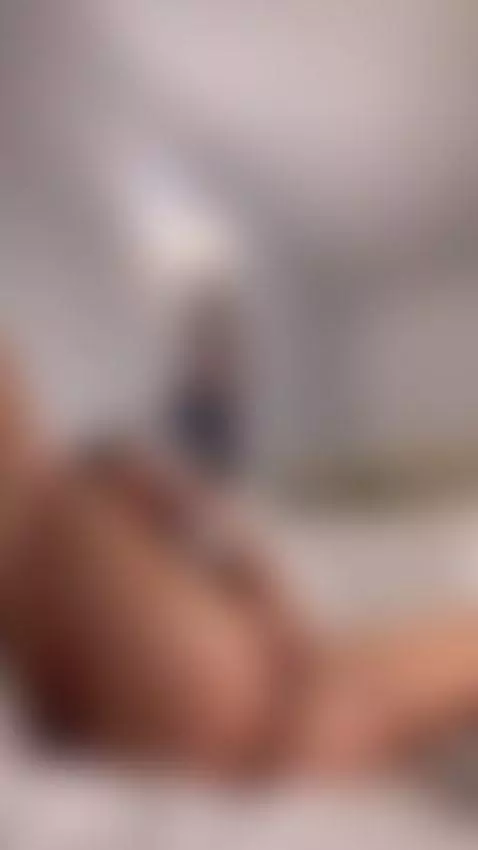 Let’s play a game: Try not to bite your lip. by jesuischanel