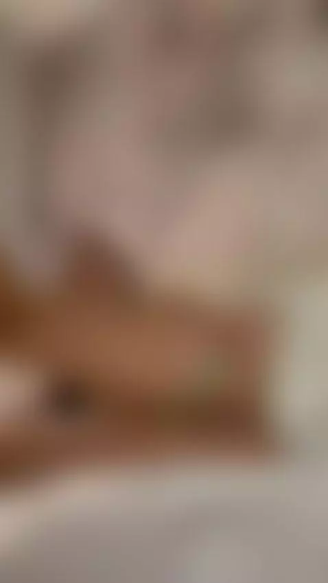 Try to pretend you’re not interested—cute! by jesuischanel