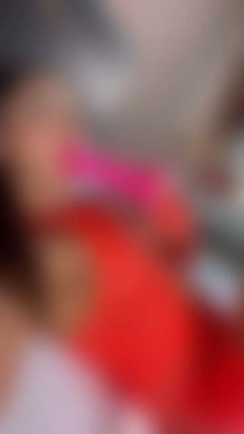 Try to focus—I bet you can’t. by jesuischanel