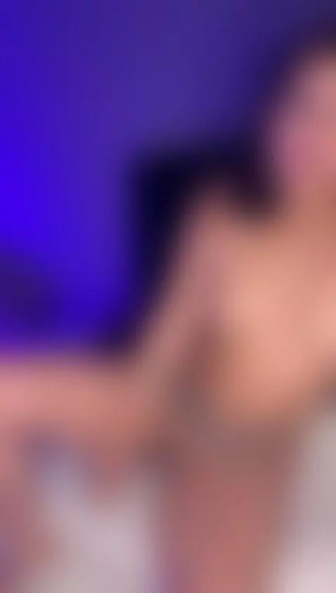 Touching myself wet in my bed like a naughty girl 👅🛏️ by meganbrownss