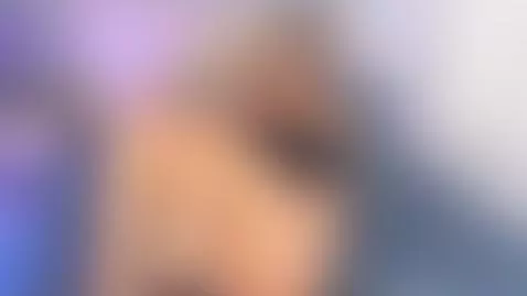 This naughty girl is waiting for you to fulfill your fantasi... by samantaagomez