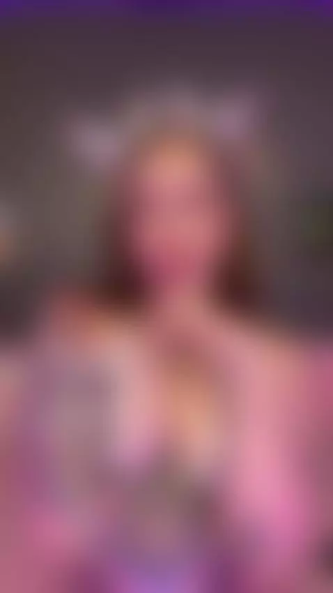 tiktok me lo bajó, entonces vengo aca sacando leche 🥵🥵 tiene... by bonniietwerk
