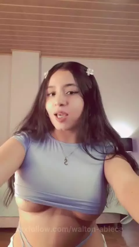 Tonight I want to be your favorite distraction. 💕 by walton-abieca