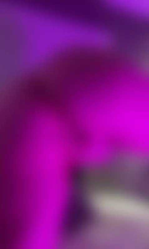 https://es.chaturbate.com/emmazc_/
https://www.camsoda.com/e... by emmaazc