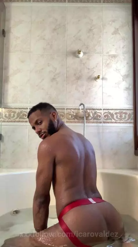 fat juicy n wet! by icarovaldez