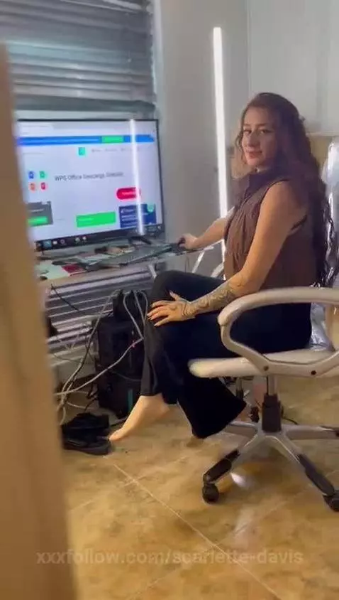 Mmmmmm by scarlette-davis