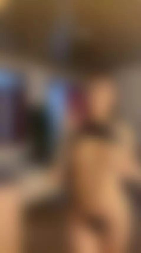 What a horny reflection, right? 😈​🔥​🔥​ by scarlette-davis