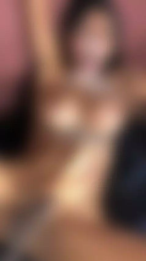 Veil of sighs covering my wet skin 💦 by antonellasmith01