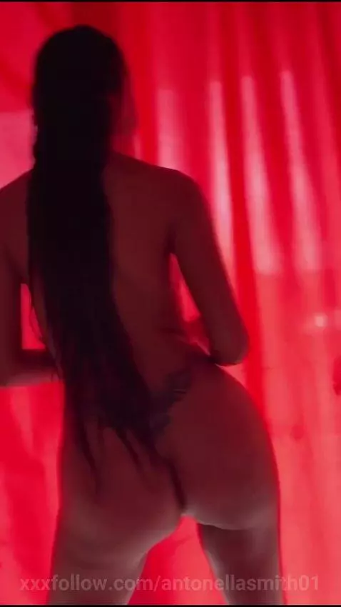 Body ready for your fantasies 👀💦 by antonellasmith01