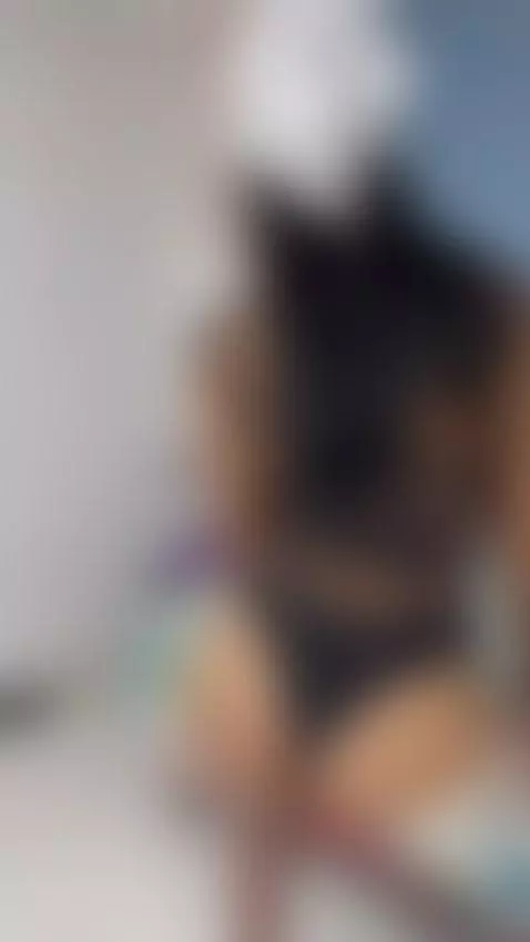 Arching my body so you enjoy every movement by antonellasmith01