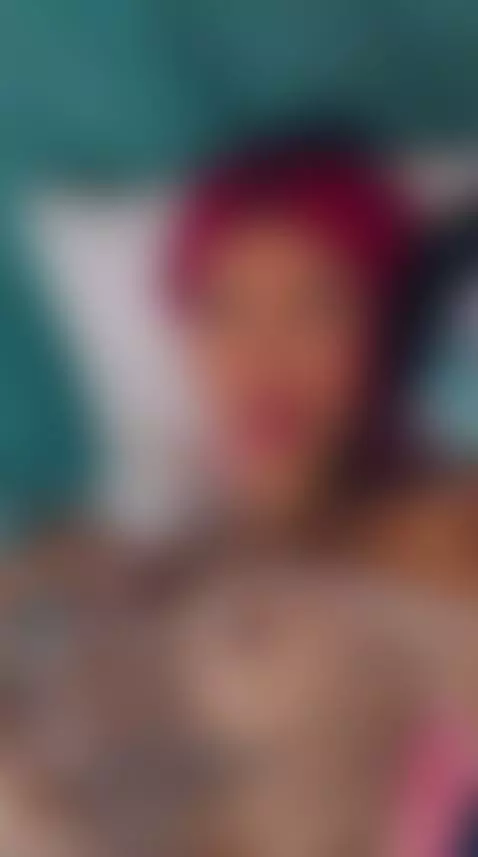 My curves know how to tease 😏🔥https://f2f.com/antonellasmith... by antonellasmith01