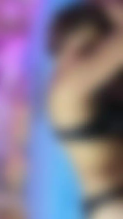 Thursday pink, queen attitude 👑💖 by arianaa-collins